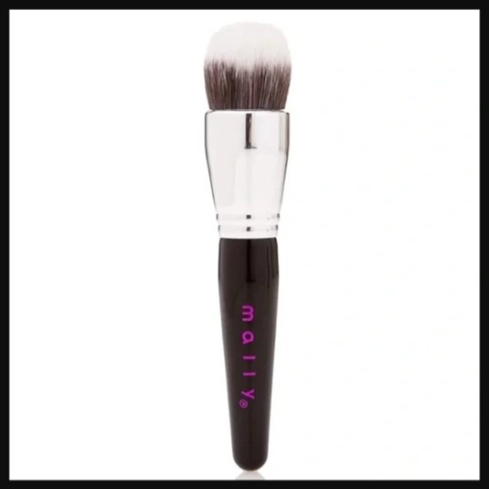 Mally Beauty Foundation 6" Makeup Brush NIB